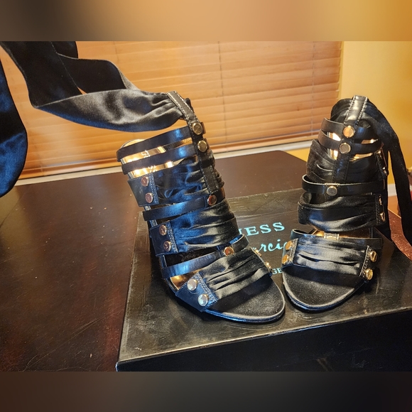 Guess Black heels size 9.5 - Picture 3 of 5